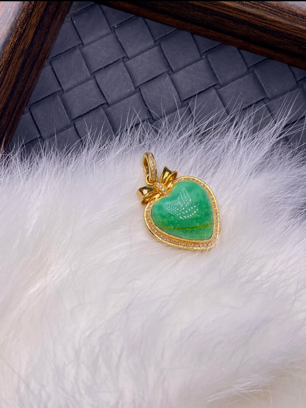 Natural Water-Wave Patterns